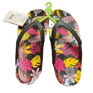 CROCS KADEE II TROPICAL FLORAL FLIP FLOP SANDAL SIZE 7 NWT